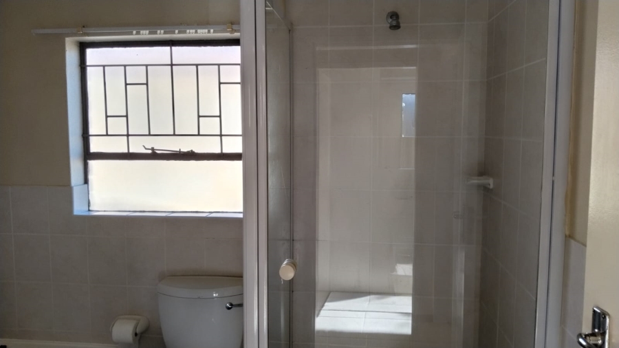2 Bedroom Property for Sale in Roodekrans Gauteng