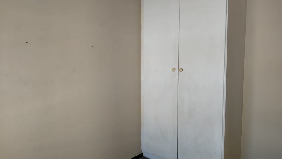 2 Bedroom Property for Sale in Roodekrans Gauteng