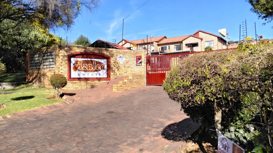 2 Bedroom Property for Sale in Roodekrans Gauteng