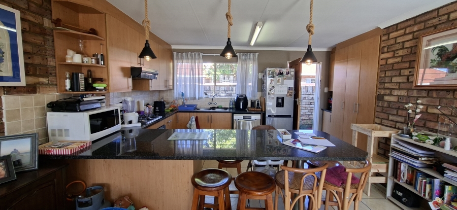 3 Bedroom Property for Sale in Noordheuwel Gauteng