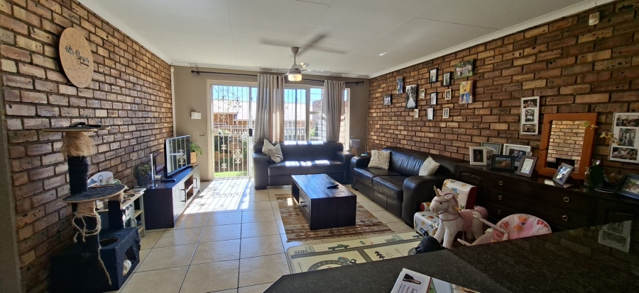 3 Bedroom Property for Sale in Noordheuwel Gauteng