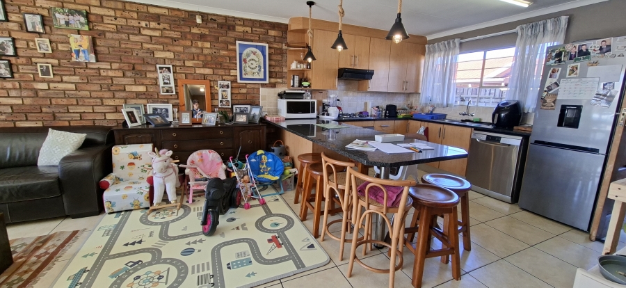 3 Bedroom Property for Sale in Noordheuwel Gauteng