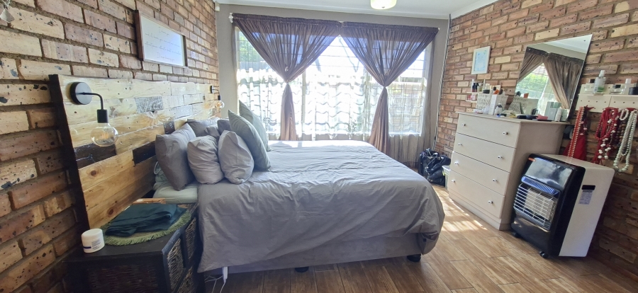 3 Bedroom Property for Sale in Noordheuwel Gauteng