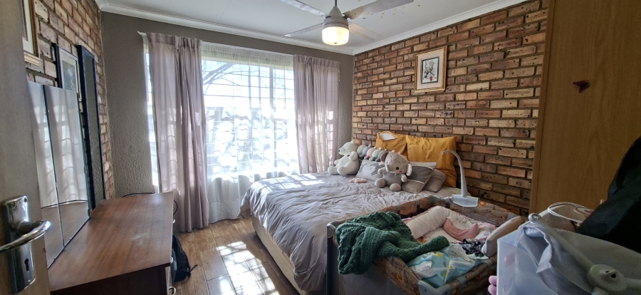 3 Bedroom Property for Sale in Noordheuwel Gauteng