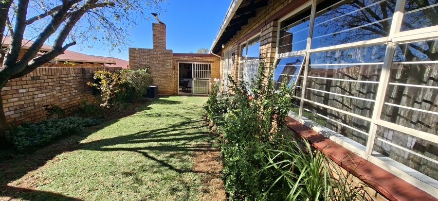 3 Bedroom Property for Sale in Noordheuwel Gauteng