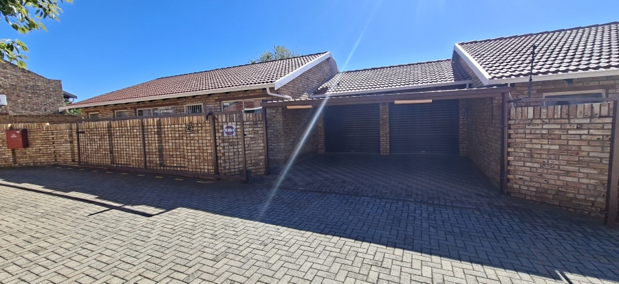 3 Bedroom Property for Sale in Noordheuwel Gauteng