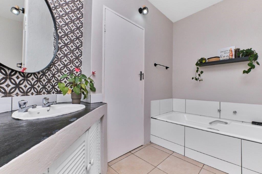 2 Bedroom Property for Sale in Bryanston Gauteng