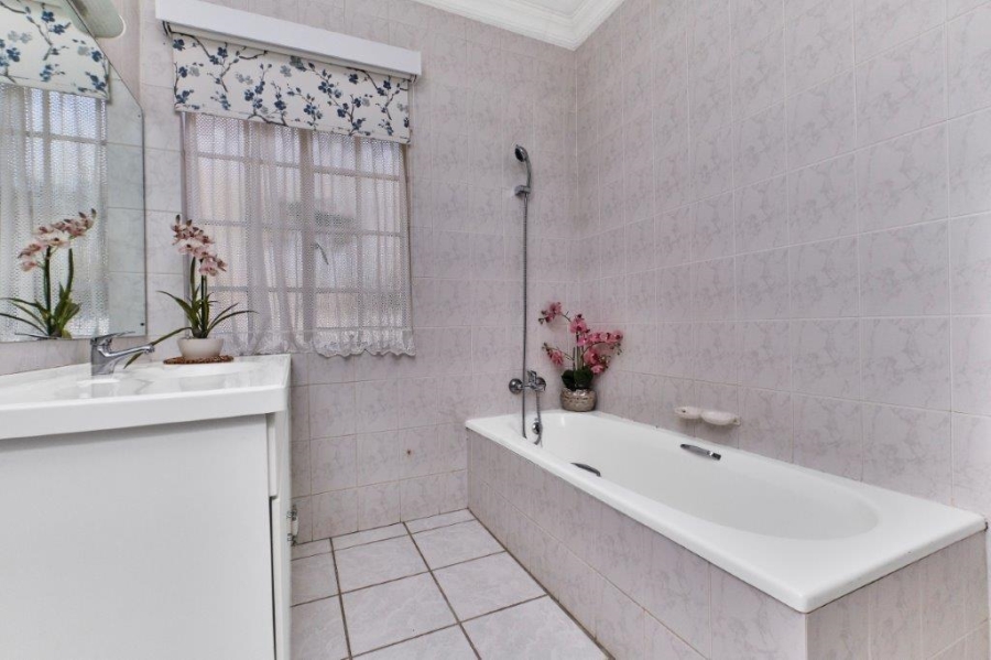 4 Bedroom Property for Sale in Morningside Gauteng