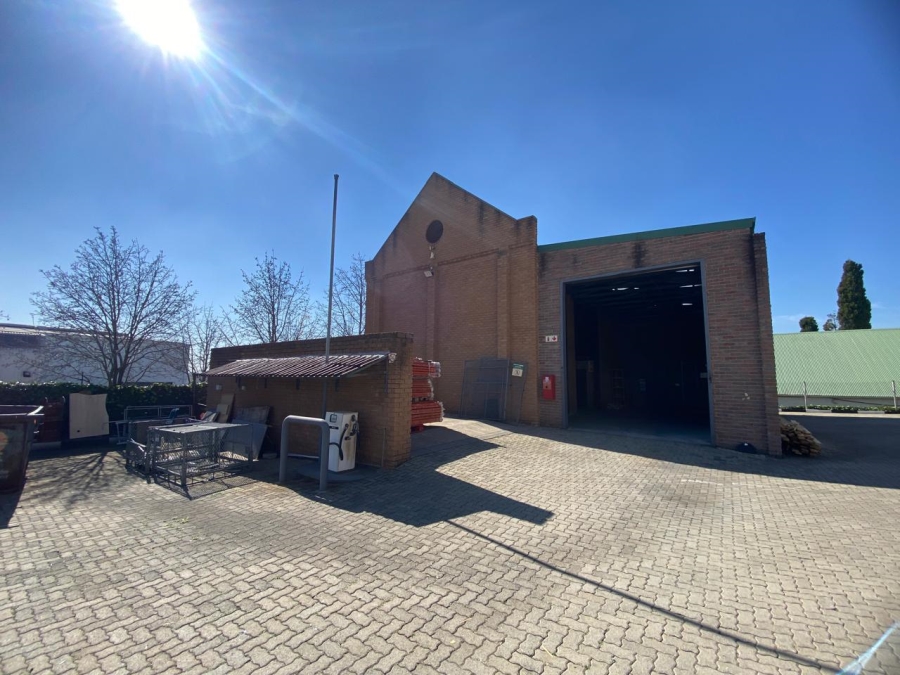 To Let Commercial Property for Rent in Randjespark Gauteng