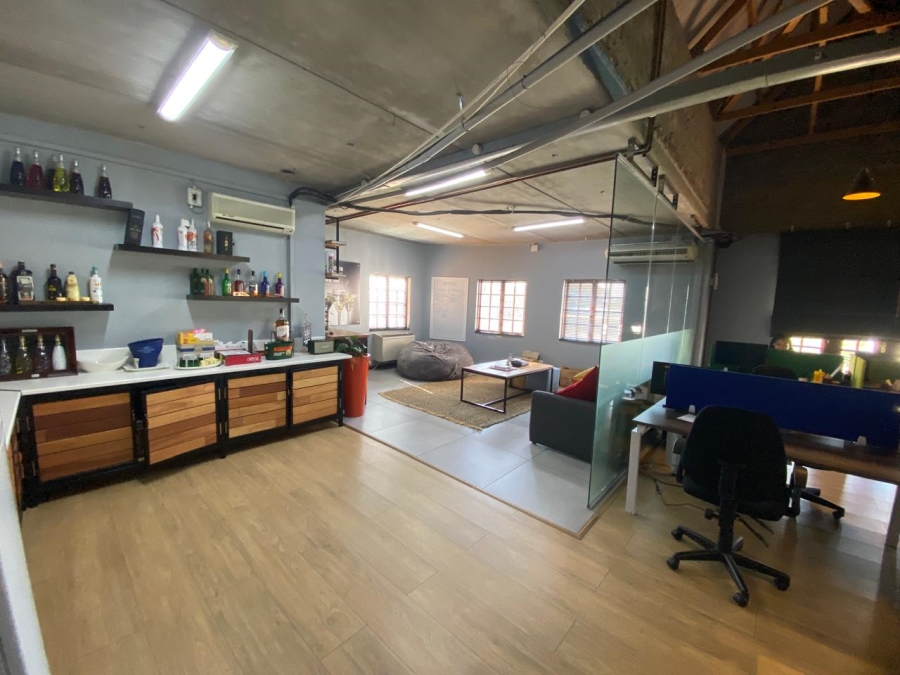 To Let Commercial Property for Rent in Randjespark Gauteng