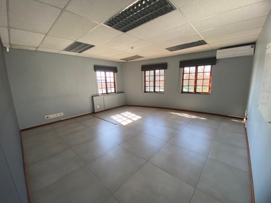 To Let Commercial Property for Rent in Randjespark Gauteng