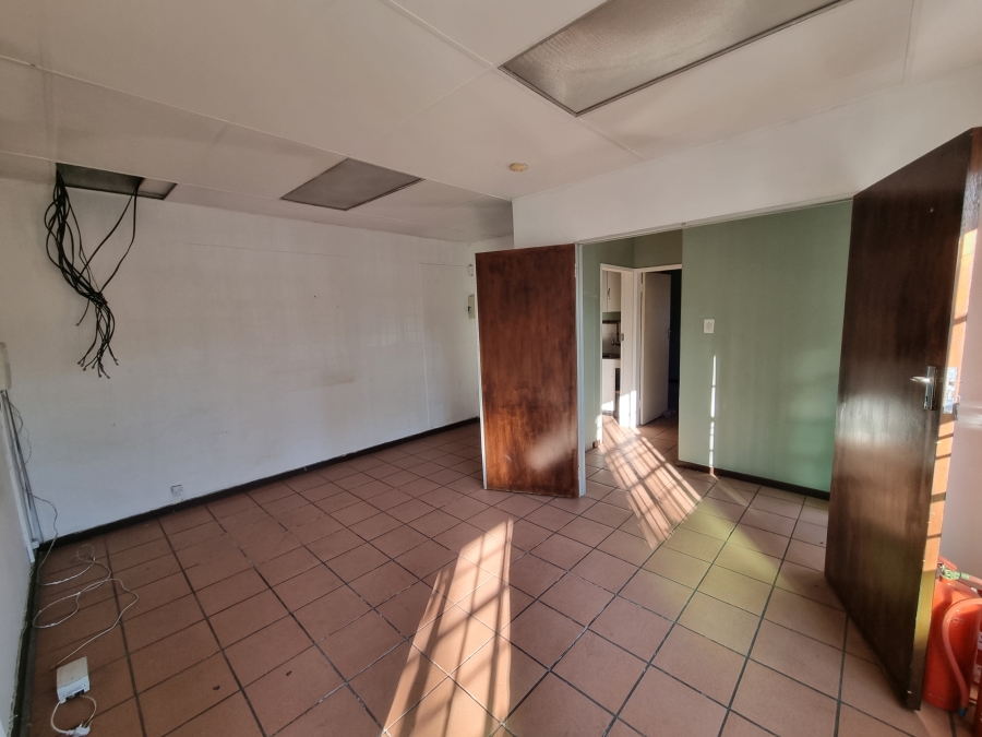 To Let Commercial Property for Rent in Hennopspark Gauteng