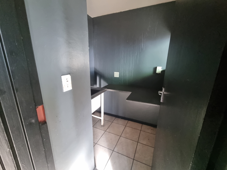 To Let Commercial Property for Rent in Hennopspark Gauteng