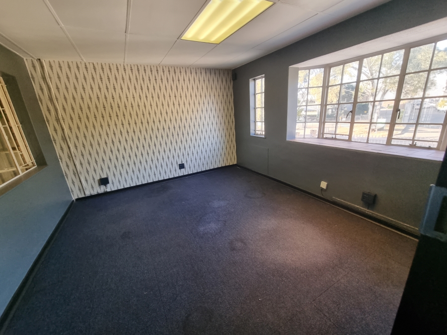 To Let Commercial Property for Rent in Hennopspark Gauteng