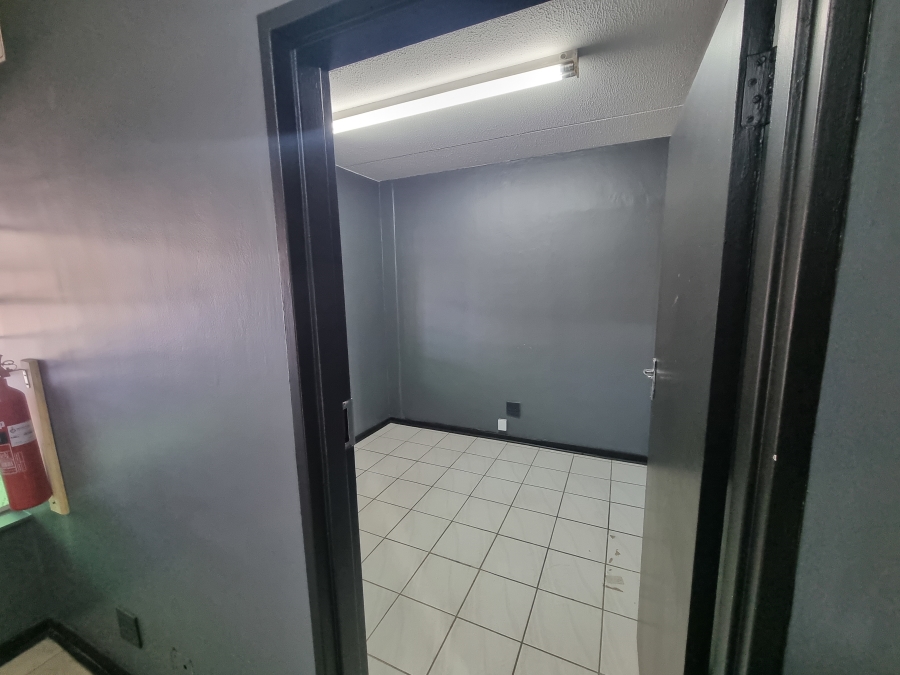 To Let Commercial Property for Rent in Hennopspark Gauteng