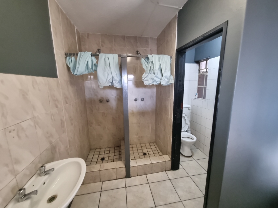 To Let Commercial Property for Rent in Hennopspark Gauteng