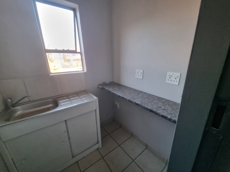 To Let Commercial Property for Rent in Hennopspark Gauteng