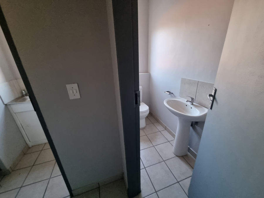 To Let Commercial Property for Rent in Hennopspark Gauteng