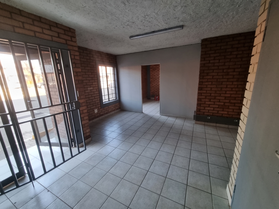 To Let Commercial Property for Rent in Hennopspark Gauteng