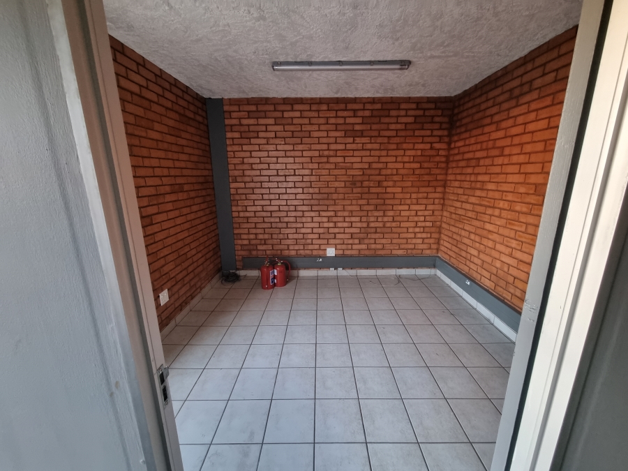 To Let Commercial Property for Rent in Hennopspark Gauteng