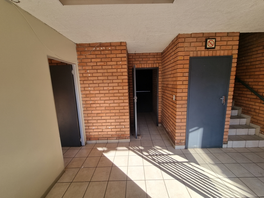 To Let Commercial Property for Rent in Hennopspark Gauteng