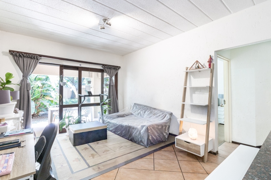 To Let 1 Bedroom Property for Rent in Douglasdale Gauteng