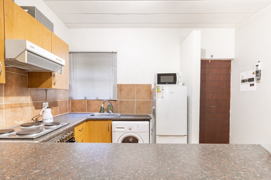 To Let 1 Bedroom Property for Rent in Douglasdale Gauteng