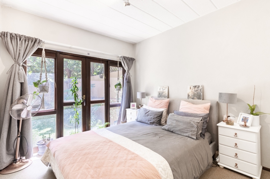 To Let 1 Bedroom Property for Rent in Douglasdale Gauteng