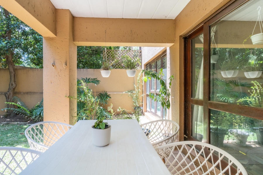 To Let 1 Bedroom Property for Rent in Douglasdale Gauteng