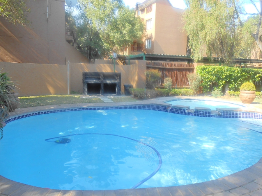To Let 1 Bedroom Property for Rent in Douglasdale Gauteng