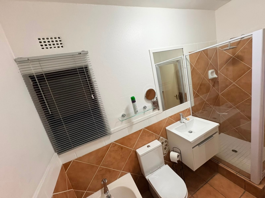 To Let 1 Bedroom Property for Rent in Douglasdale Gauteng