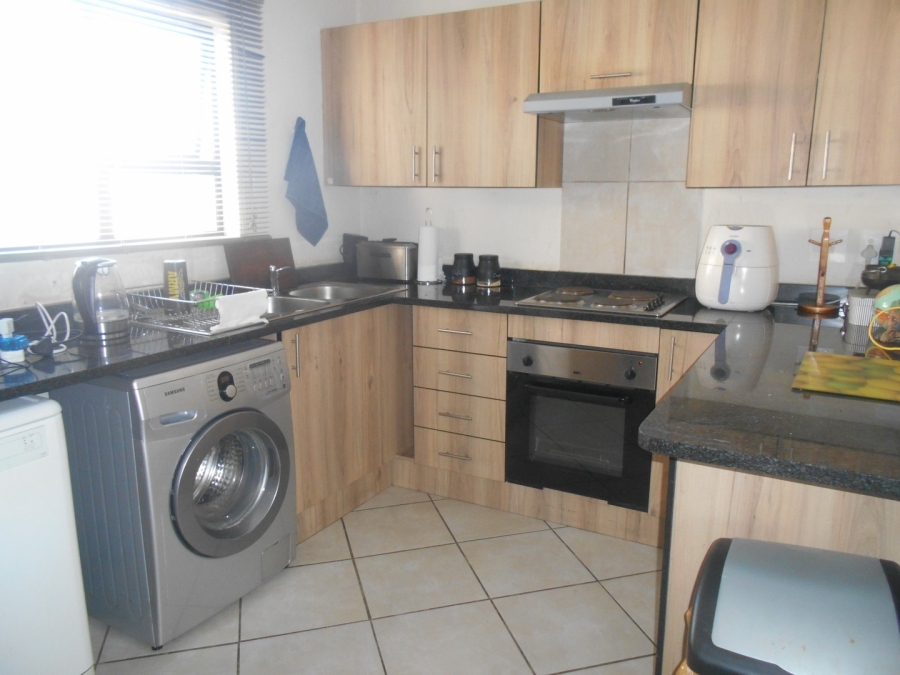 To Let 2 Bedroom Property for Rent in Goedeburg Gauteng