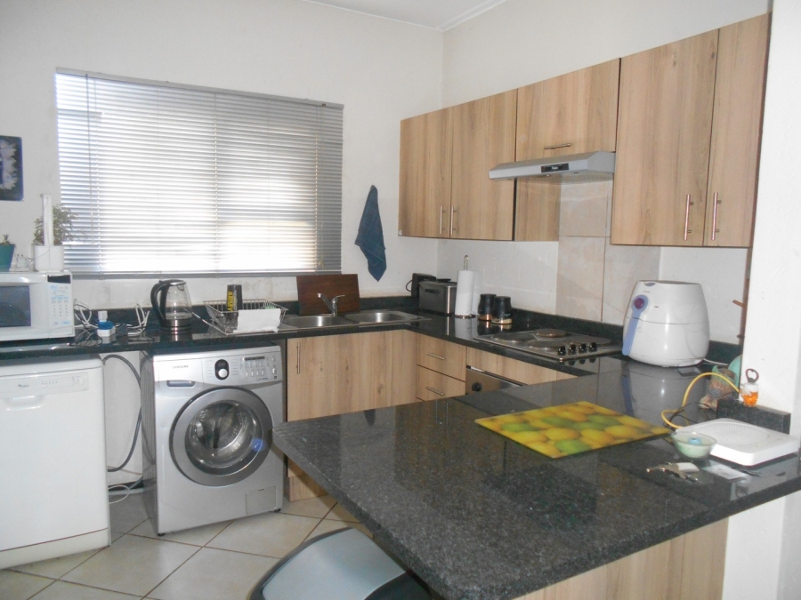 To Let 2 Bedroom Property for Rent in Goedeburg Gauteng