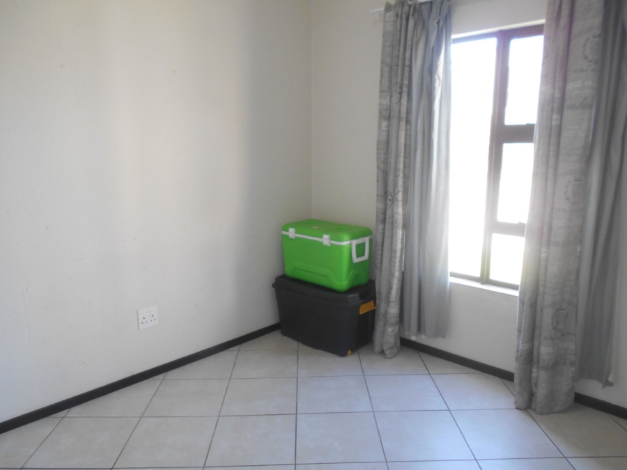 To Let 2 Bedroom Property for Rent in Goedeburg Gauteng
