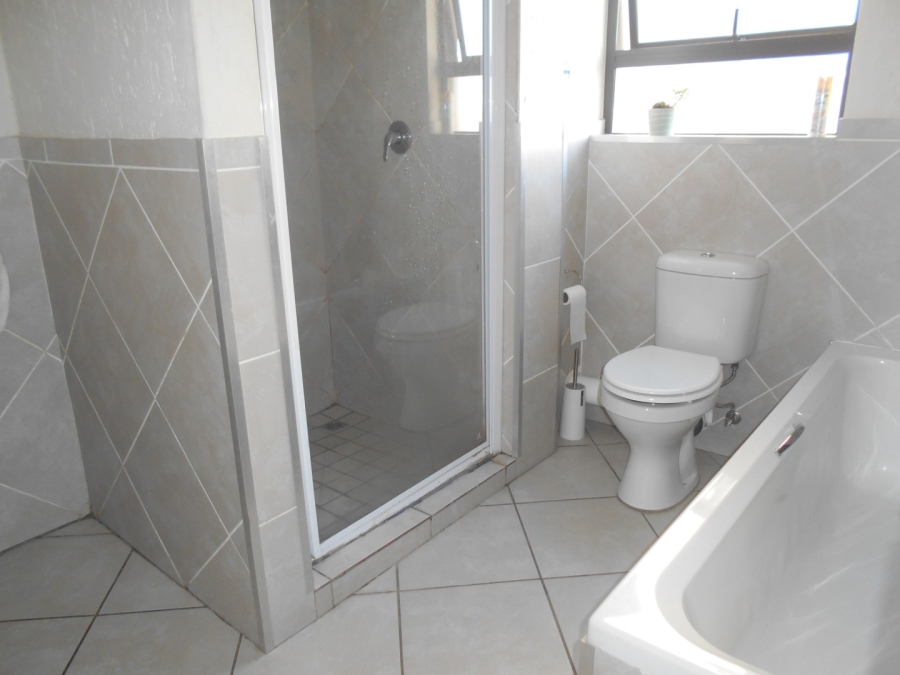 To Let 2 Bedroom Property for Rent in Goedeburg Gauteng