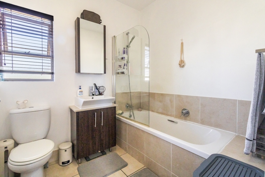 2 Bedroom Property for Sale in Lonehill Gauteng