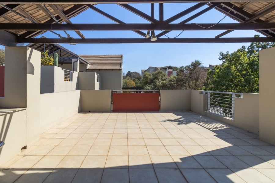 2 Bedroom Property for Sale in Lonehill Gauteng