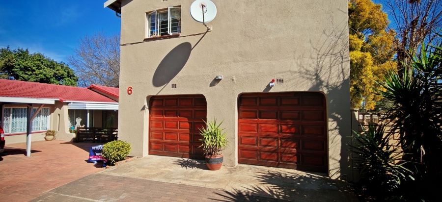 3 Bedroom Property for Sale in Brackendowns Gauteng