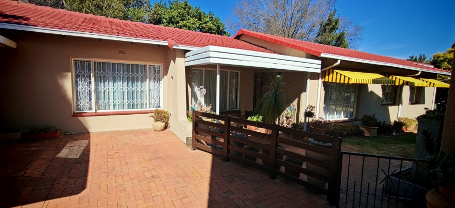 3 Bedroom Property for Sale in Brackendowns Gauteng