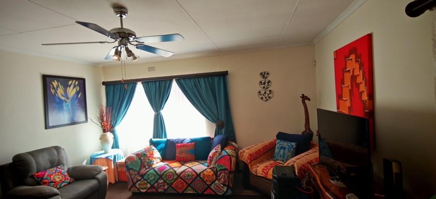 3 Bedroom Property for Sale in Brackendowns Gauteng