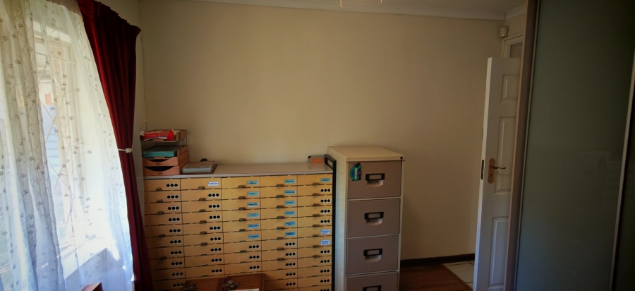 3 Bedroom Property for Sale in Brackendowns Gauteng