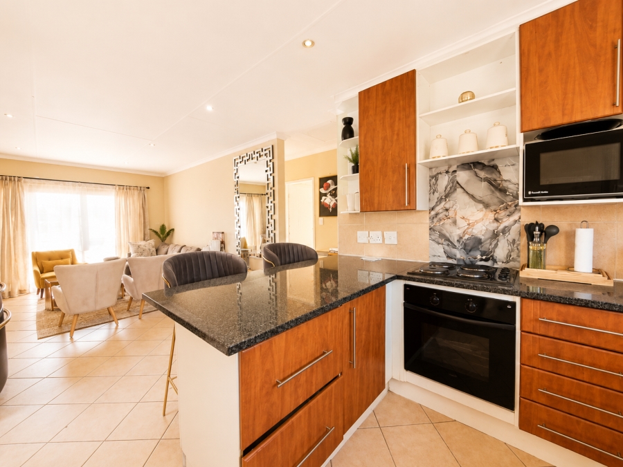 2 Bedroom Property for Sale in Monavoni Gauteng