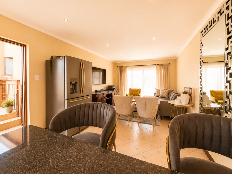 2 Bedroom Property for Sale in Monavoni Gauteng