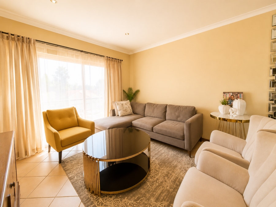 2 Bedroom Property for Sale in Monavoni Gauteng