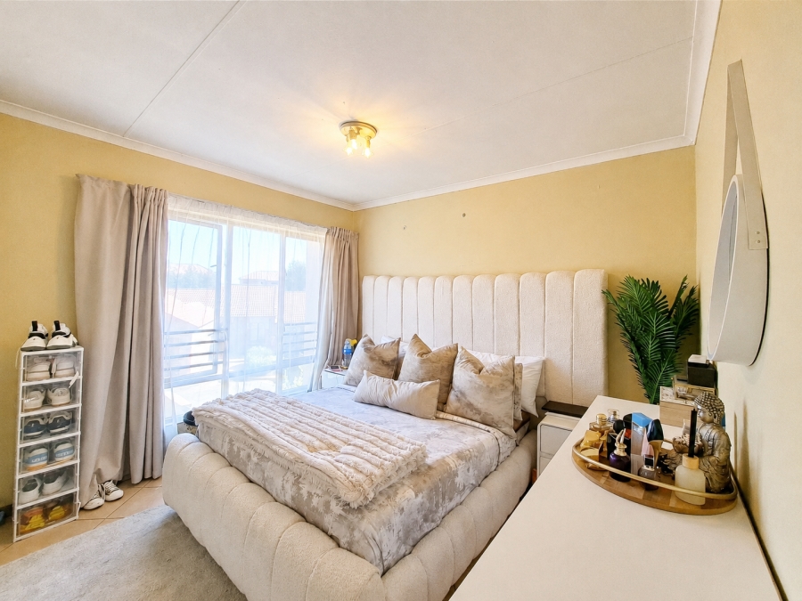 2 Bedroom Property for Sale in Monavoni Gauteng