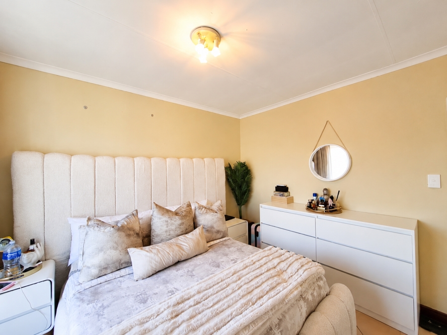 2 Bedroom Property for Sale in Monavoni Gauteng