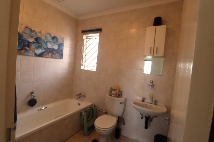 2 Bedroom Property for Sale in North Riding Gauteng