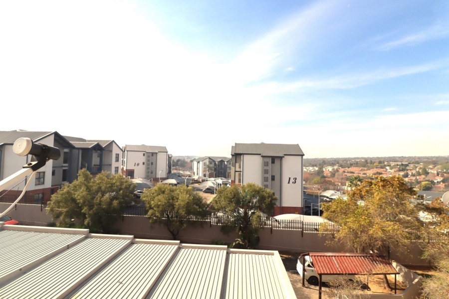 2 Bedroom Property for Sale in North Riding Gauteng