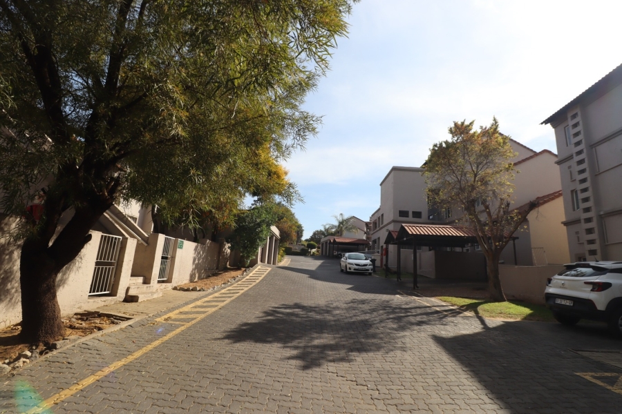 2 Bedroom Property for Sale in North Riding Gauteng