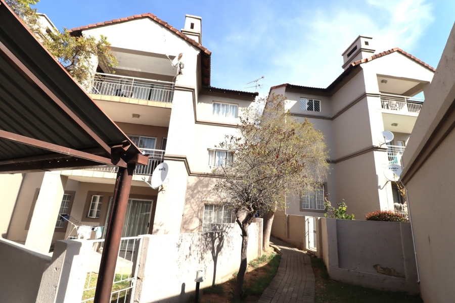 2 Bedroom Property for Sale in North Riding Gauteng
